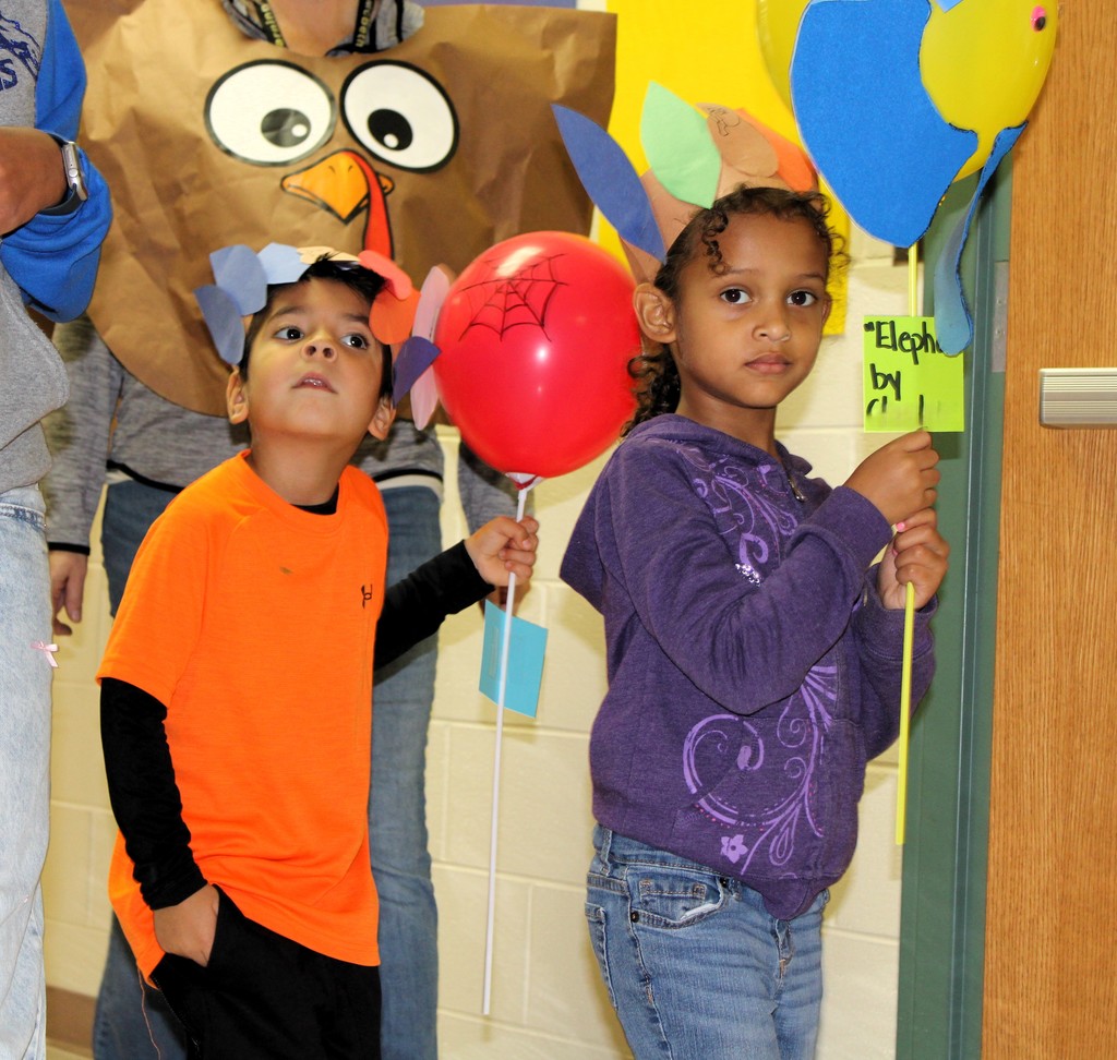 BMLC preschoolers Thanksgiving parade at Ridge ES