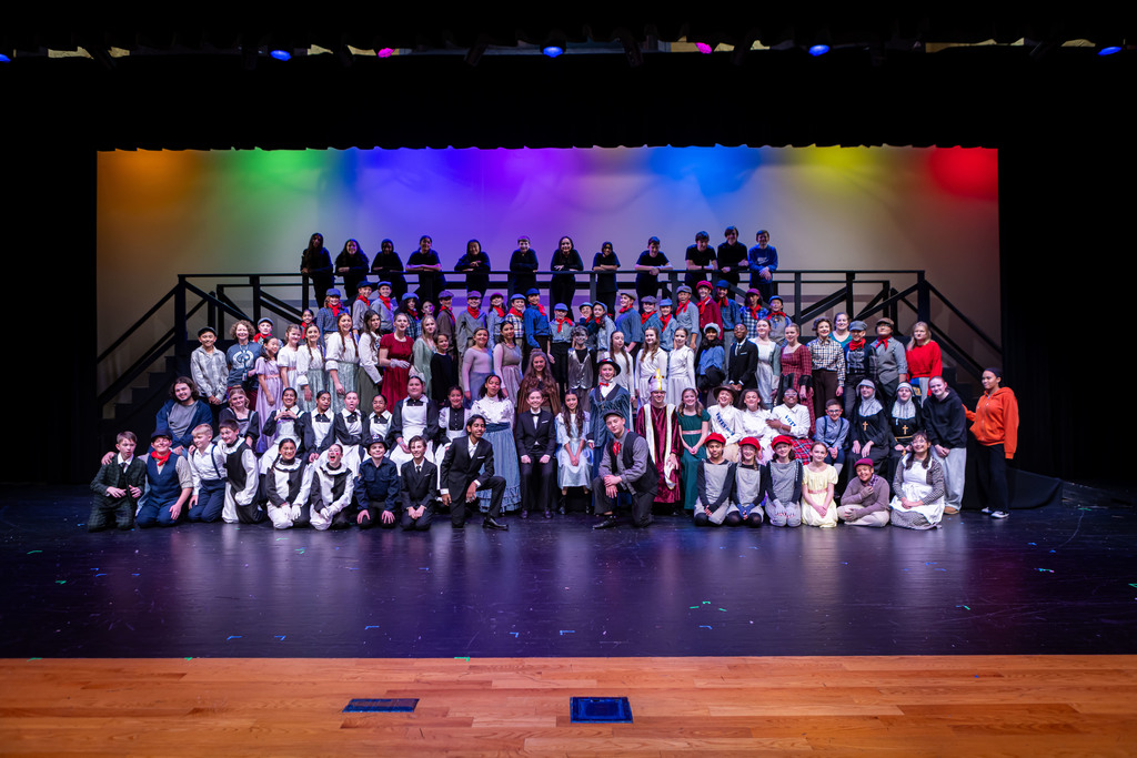 Mary Poppins Jr cast  and crew on stage
