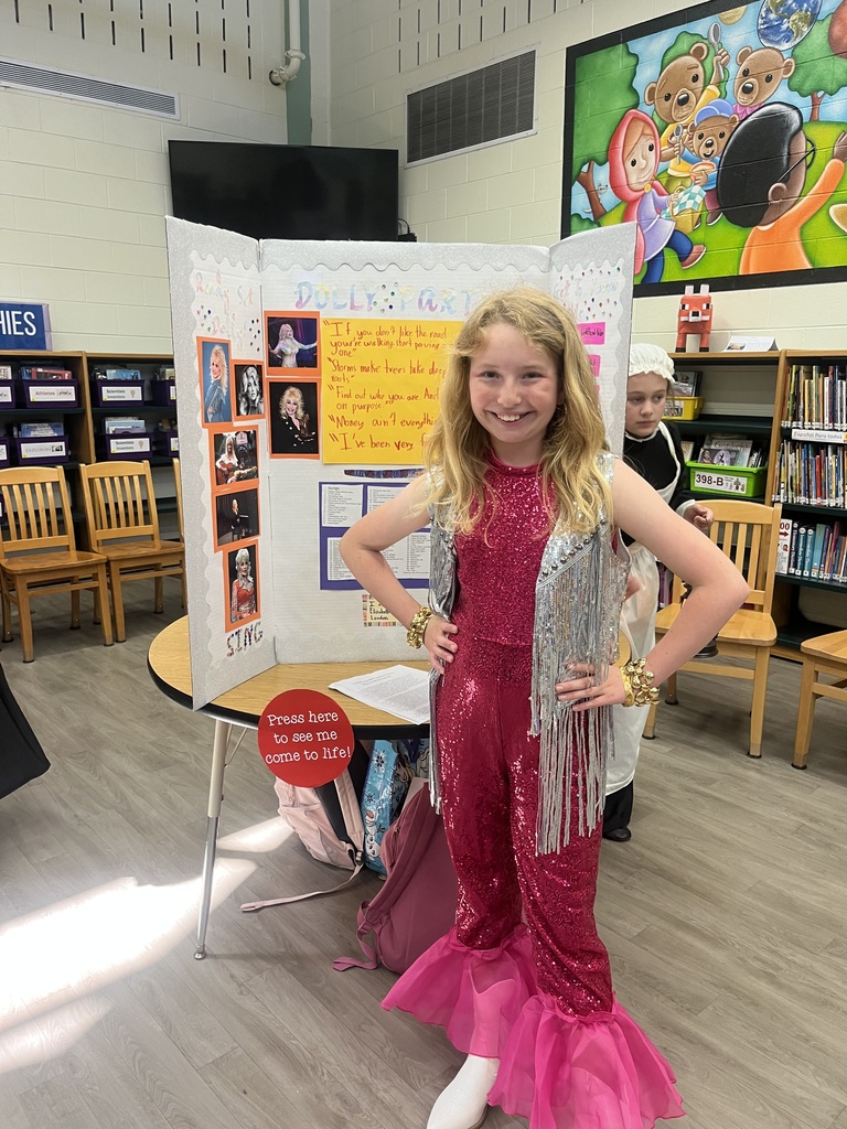 Eichelber ES students portraying their influencial person at the wax museum