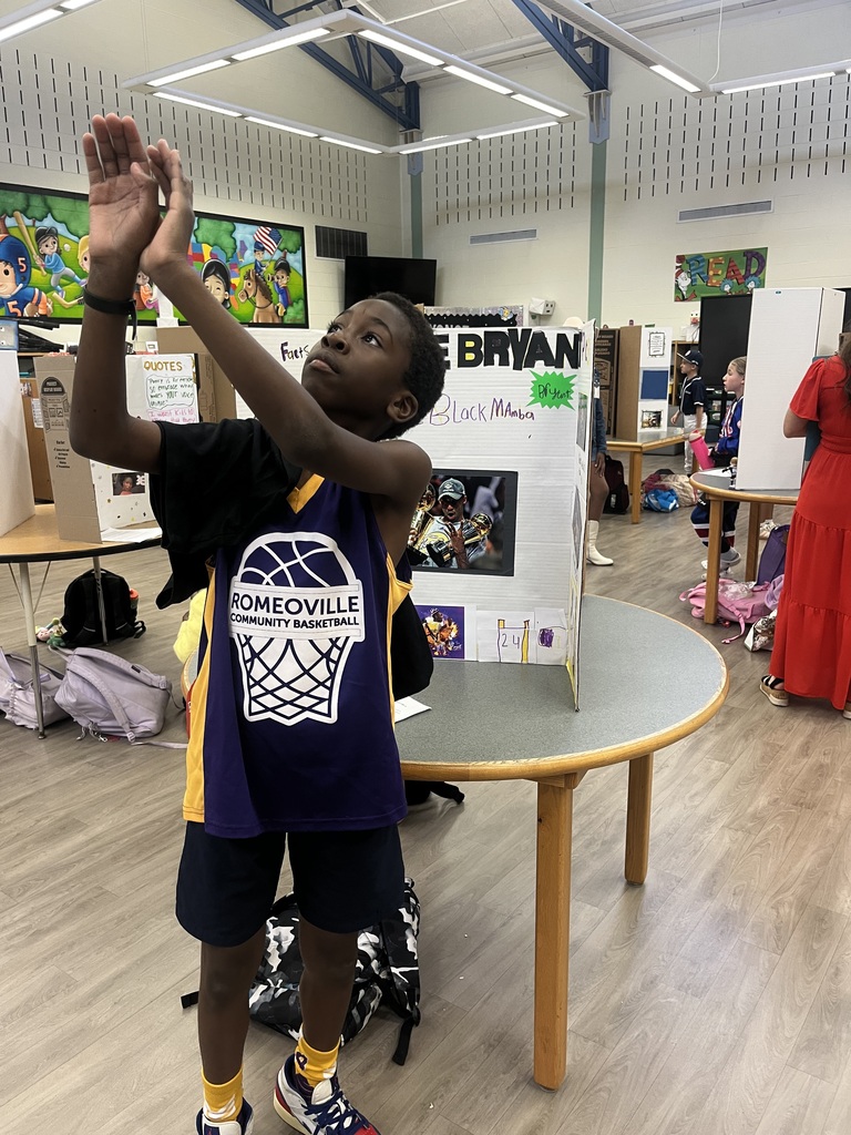 Eichelber ES students portraying their influencial person at the wax museum