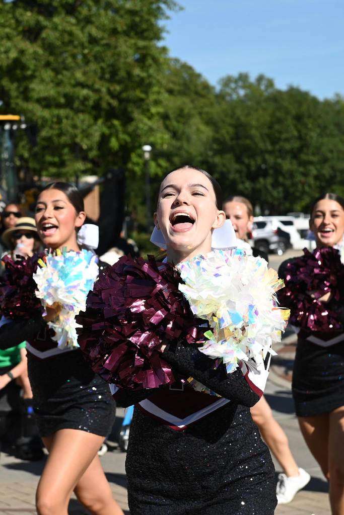PNHS student cheering