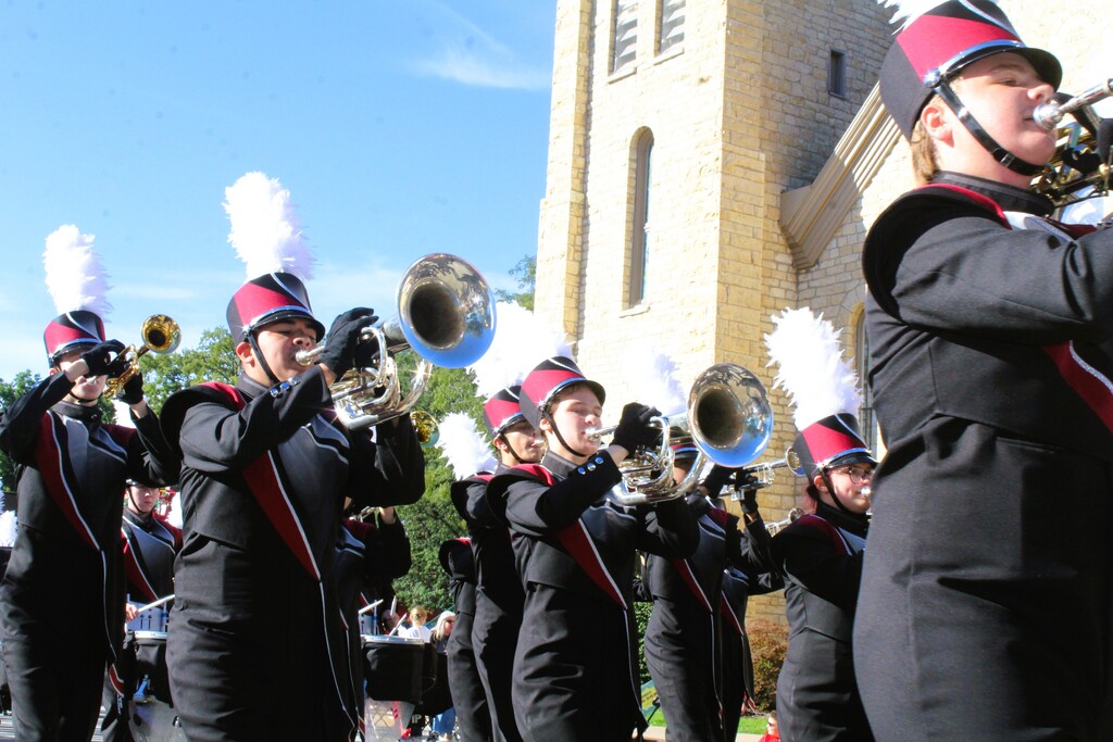 PNHS band marching