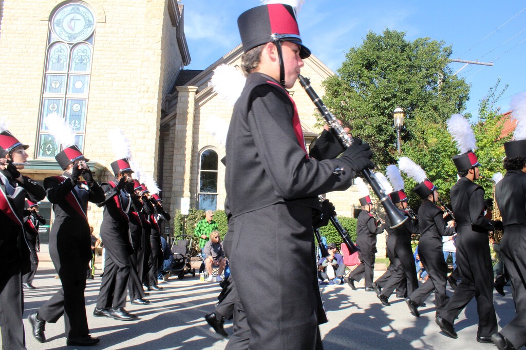 PNHS clarinets and flutes marching