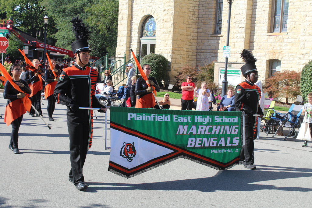 PEHS band cheer and dance marching in the parade