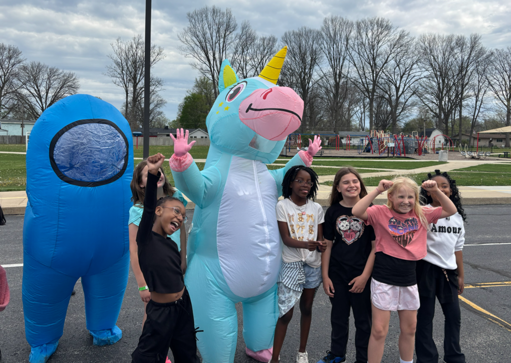 third grade students at walkathon