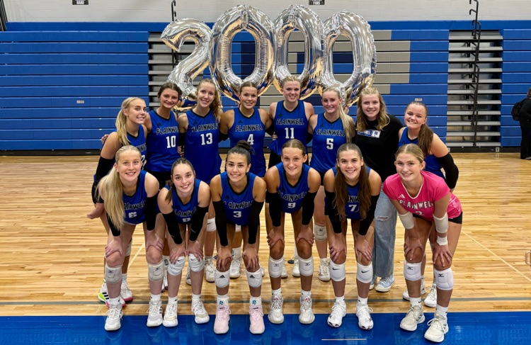 picture of varsity volleyball team