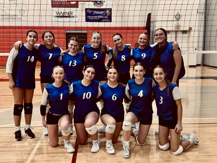 picture of 8th grade volleyball team 