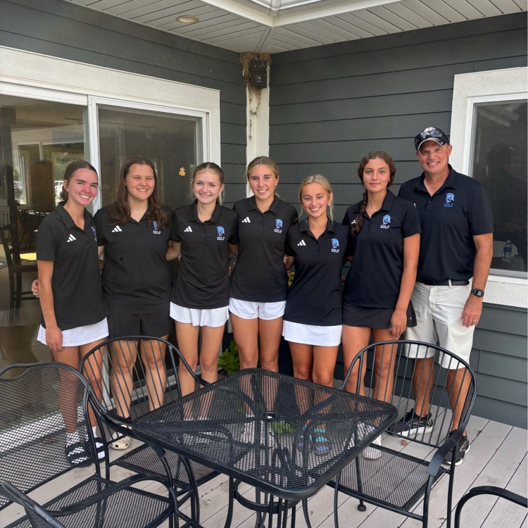 picture of varsity golf team 