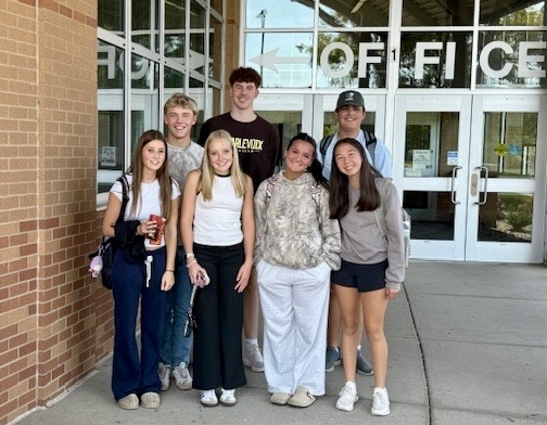 picture of group of phs students 