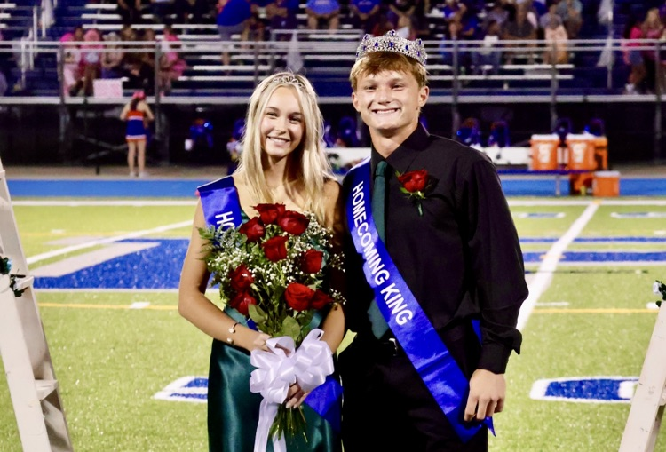 picture of homecoming king and queen 