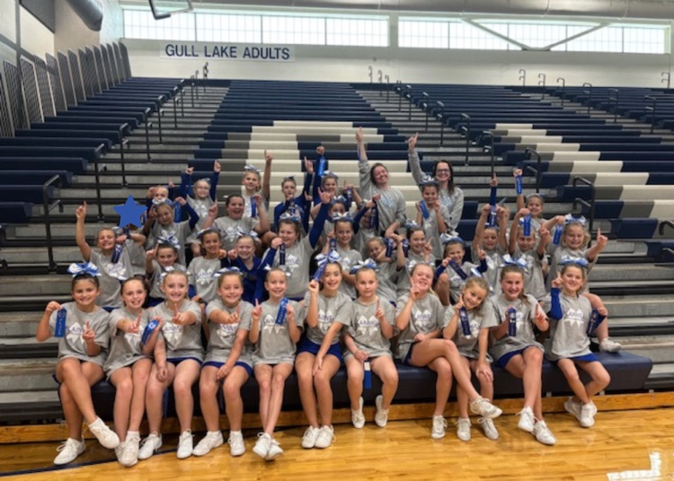 picture of elementary cheer team