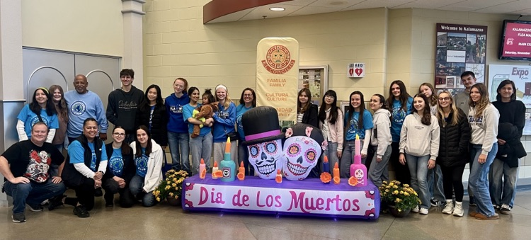 picture of phs multicultural club attending an event at the Kalamazoo expo