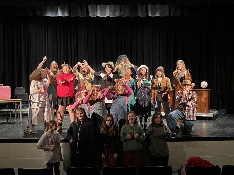 picture of middle school cast and crew of big bad drama production