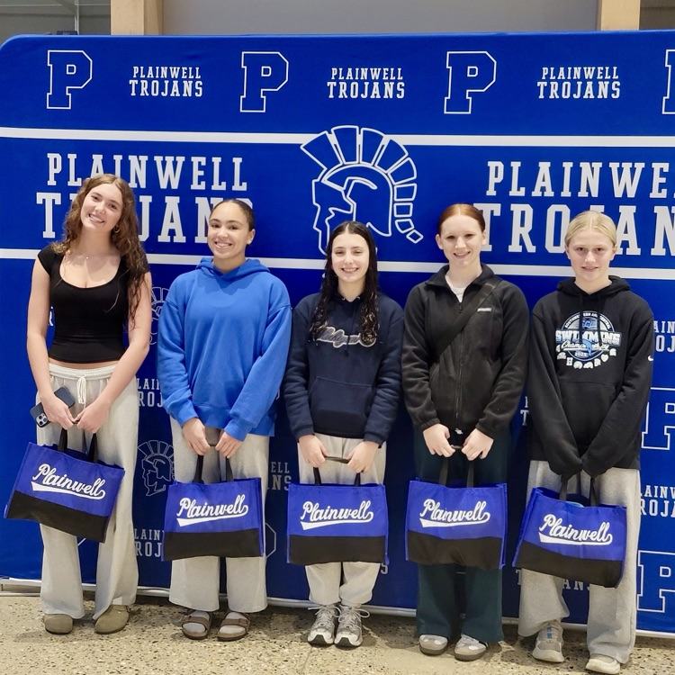 picture of 5 phs state swimmers 