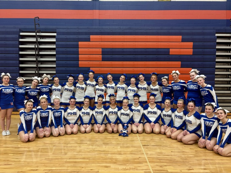 group picture of jv and varsity cheer team