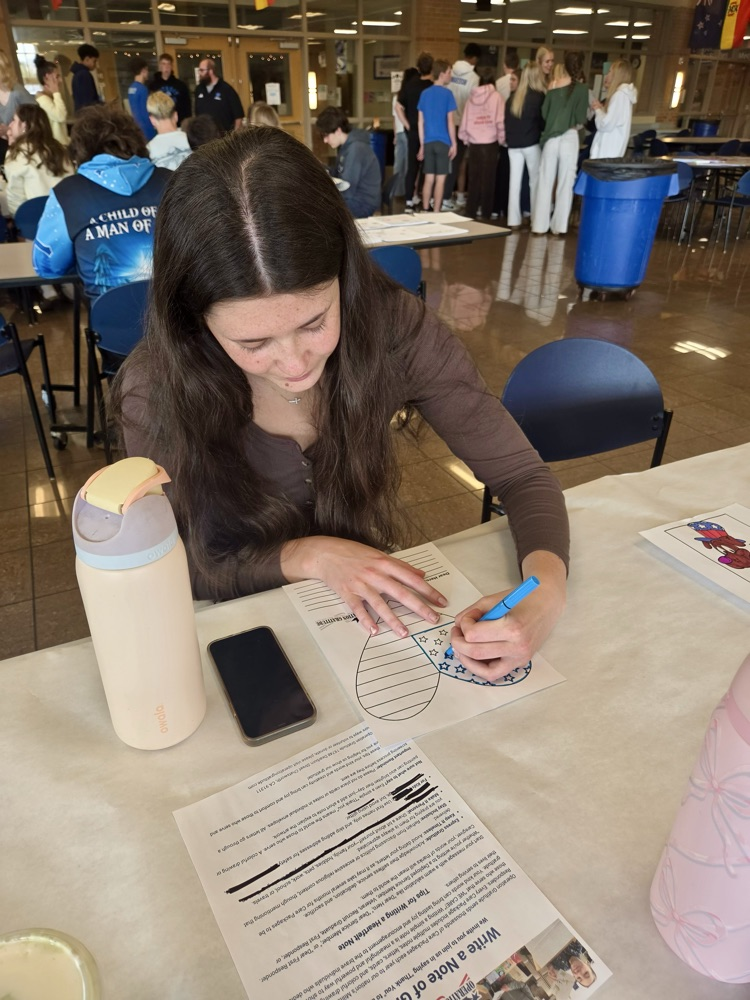 picture of student drawing 