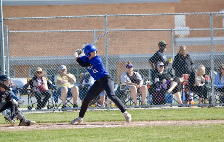 picture of phs baseball player at bat
