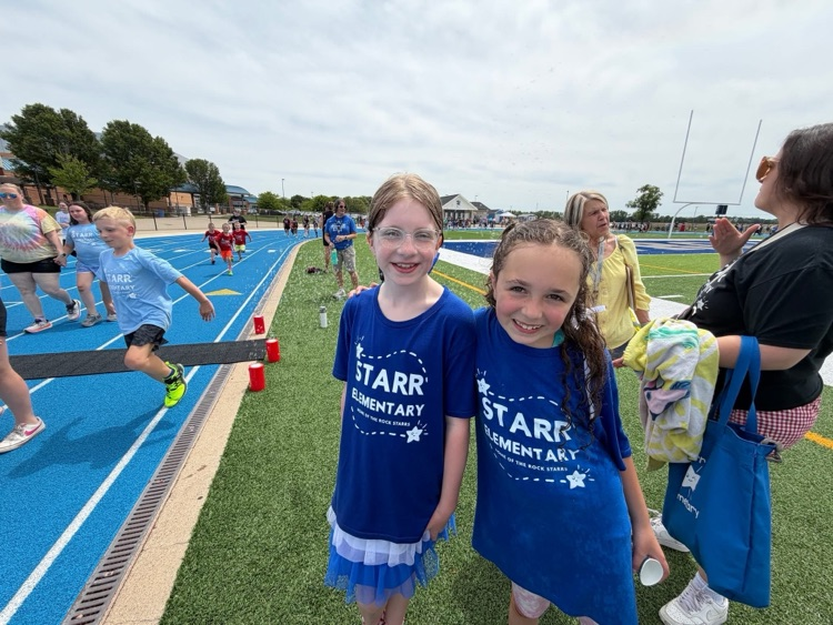 picture of students at the track during the Starr strut fundraiser