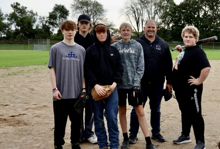 group picture of the RHS softball team