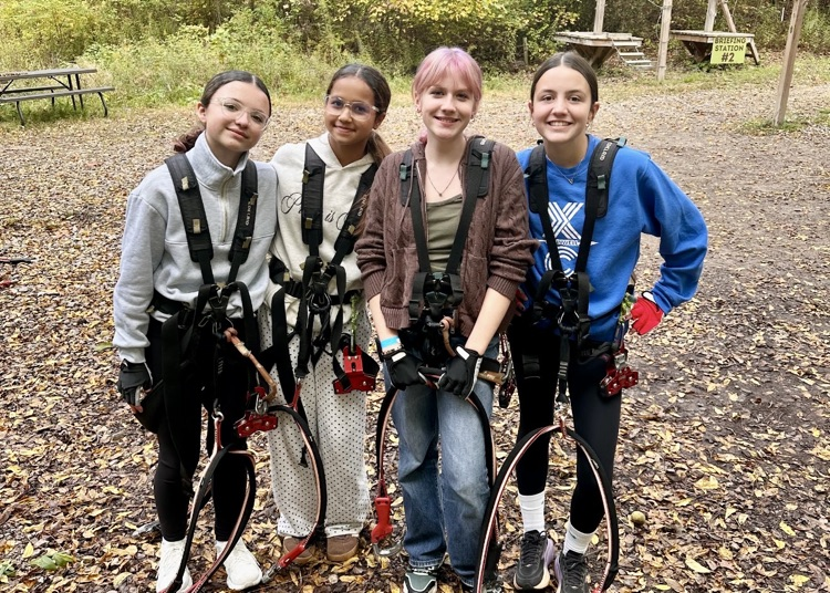 picture of 7th grade band students on a team building field trip