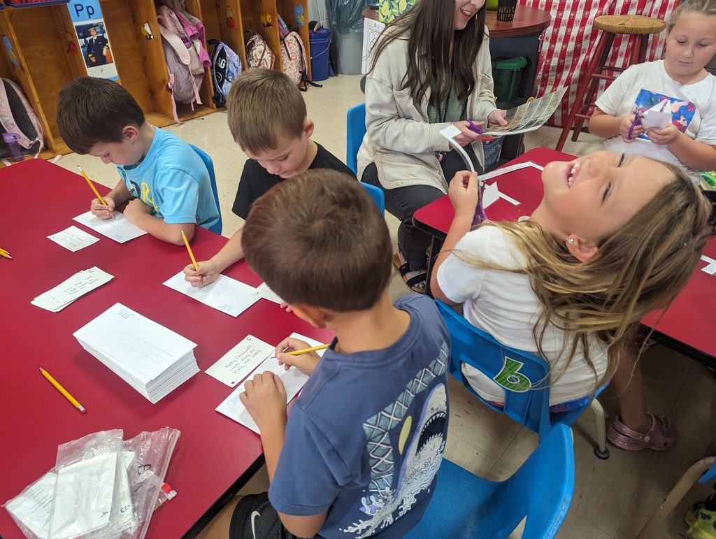 Kindness Konnection is busy today after school. We hope to have something in your mailbox soon. We have students from kindergarten to fifth grade and 6 adults.