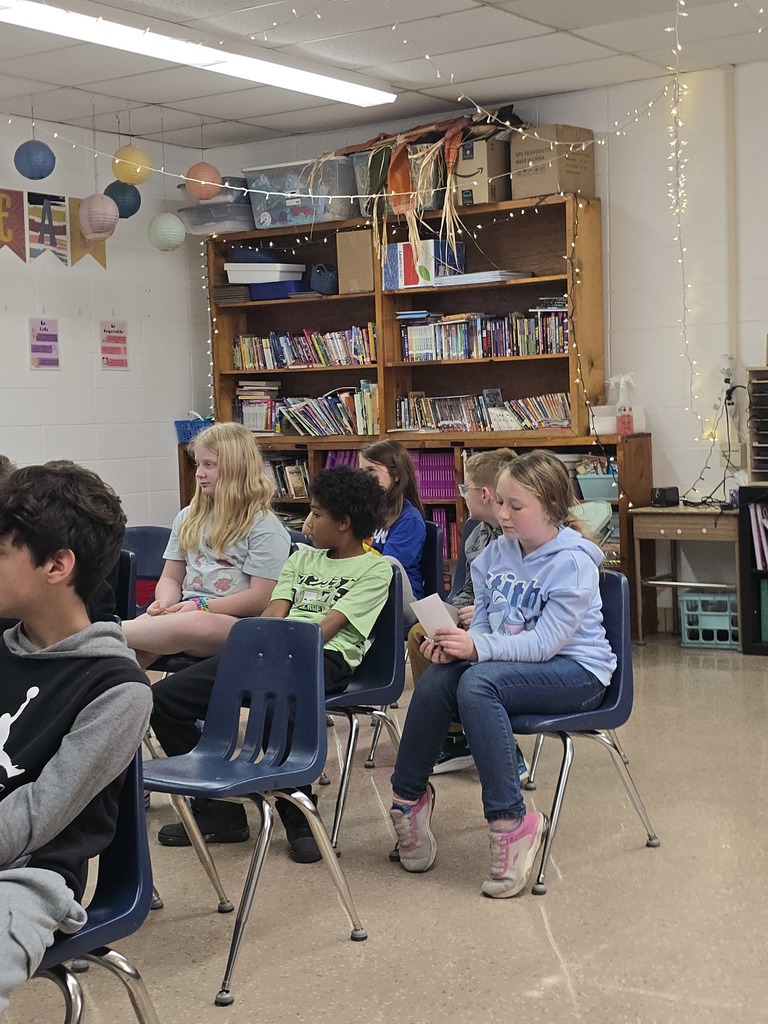 The Texas County Prosecuting Attorney, Mr. Parke Stevens visited Mrs. Dahms and Mrs. Hazelwood's 4th grade students to talk about the importance of The Constitution of the United States. The students were prepared with some great questions about the constitution and how court rooms work.   Thank you Mr. Steven's for taking time out of your day to visit our classroom!