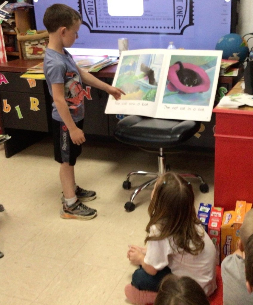 Kindergarten is Wild ABout Reading!