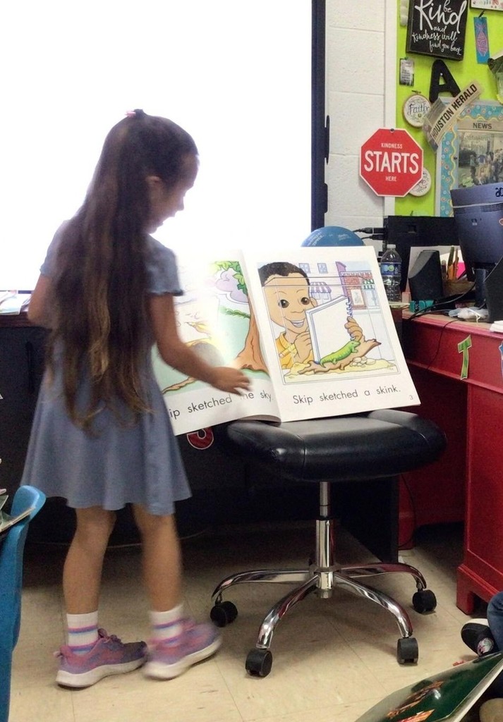 Kindergarten is Wild ABout Reading!