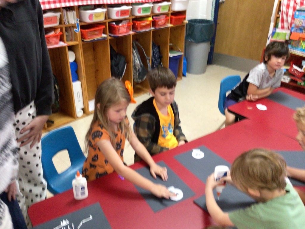 The high school Child Development class came to the kindergarten classes to do a craft/learning project. We have been studying our PLTW unit, The Human Body. The students wrote iabout some of the facts they had learned about our skeleton .