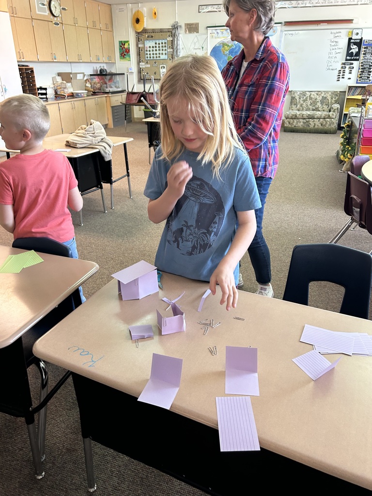 2nd grade Step Up! Building structures.