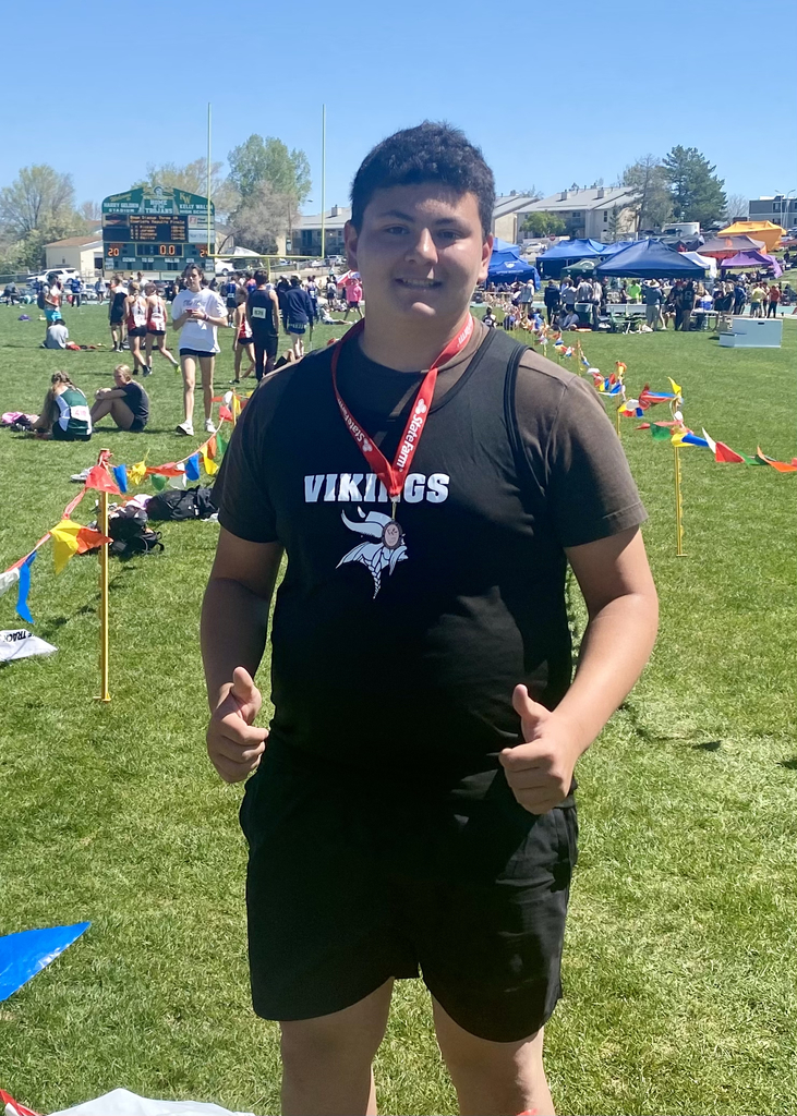 Congratulations to Juliana for placing 6th in the pole vault and Joey placing 7th in the disc at state track!