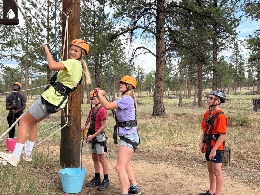students on ropes course