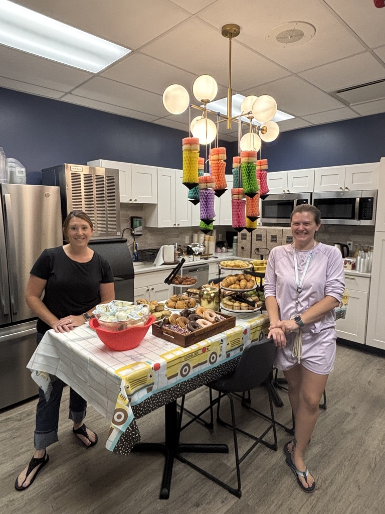 2 PTO members with breakfast in lounge