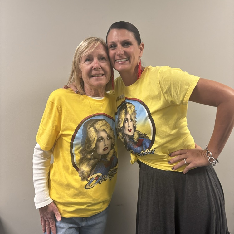 Mrs. Fahlstedt and Mrs. Pratt sporting their matching Dolly tees!