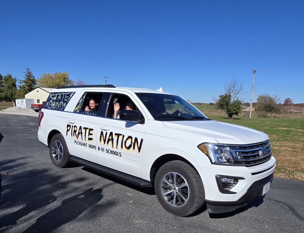 Knox and coaches in Expedition