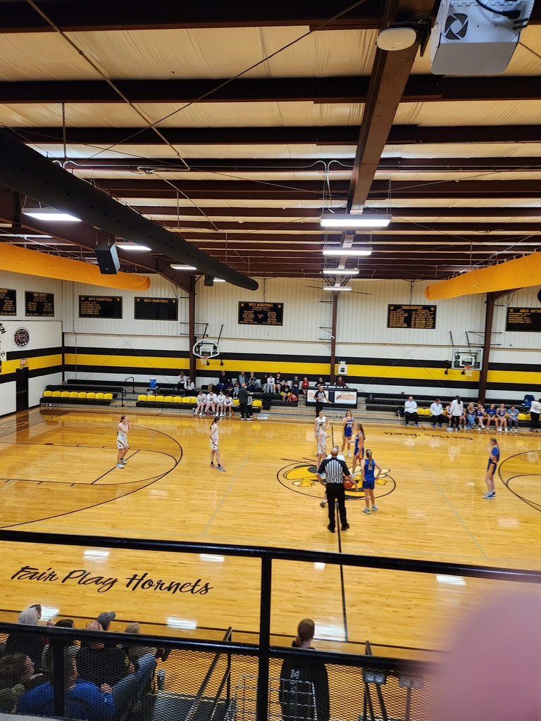 Team getting ready for tip off