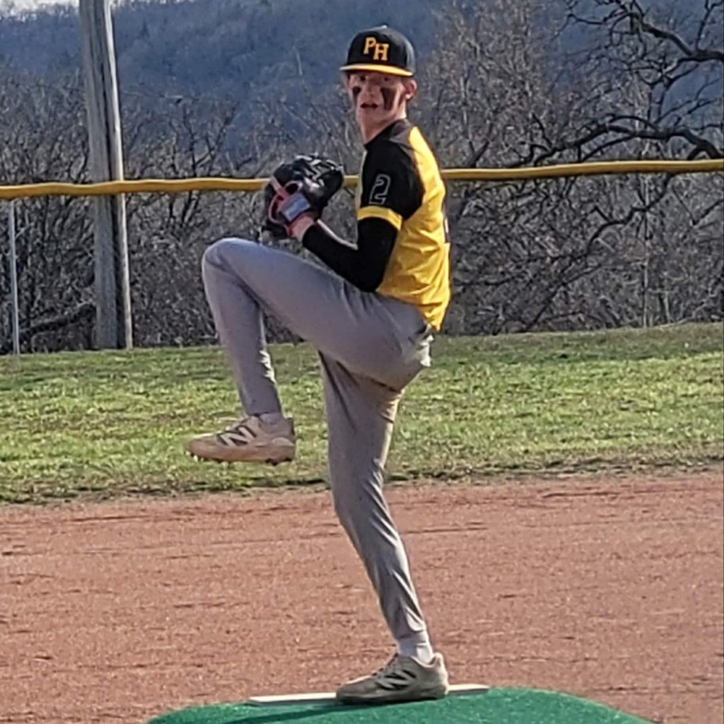 baseball player pitching