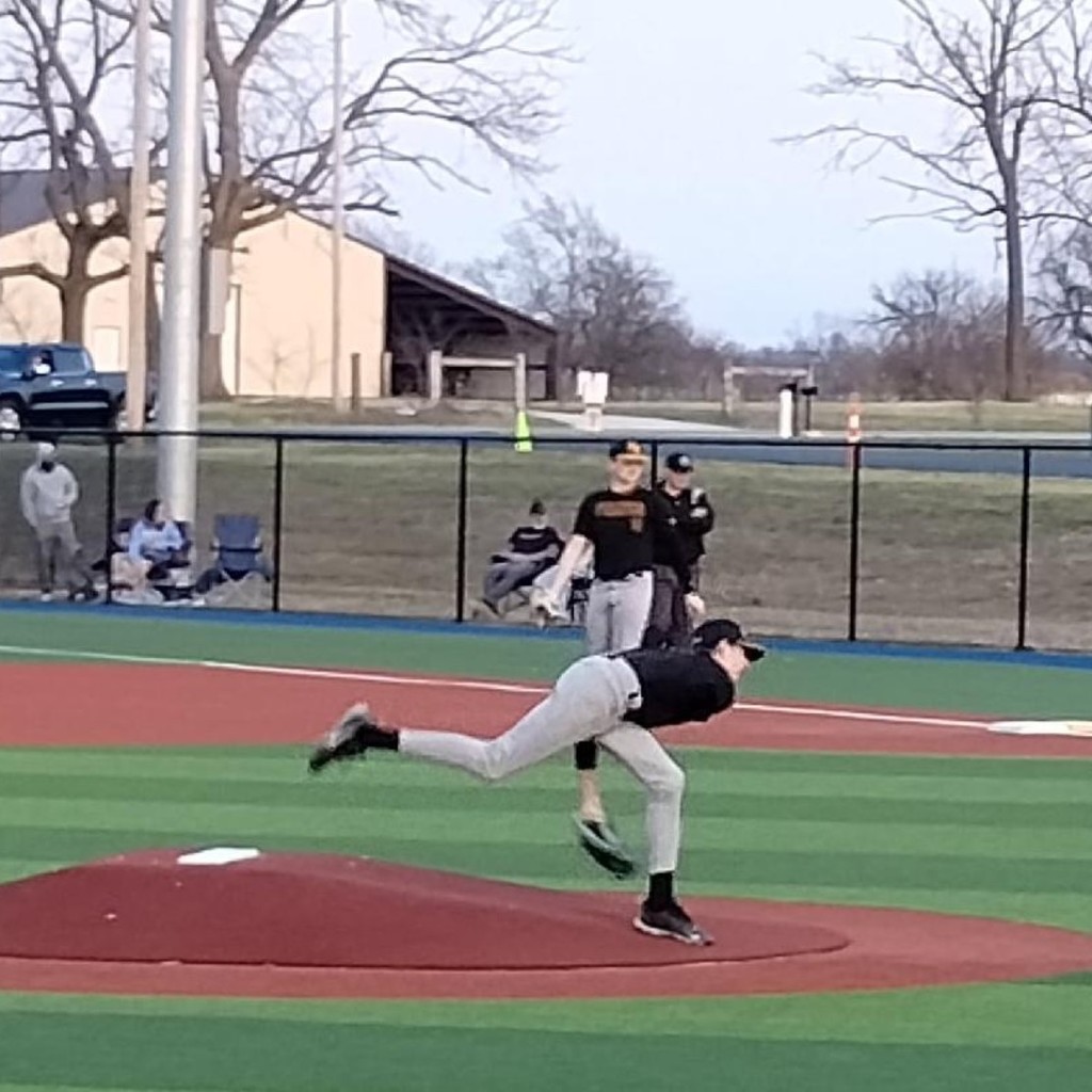 baseball player pitching