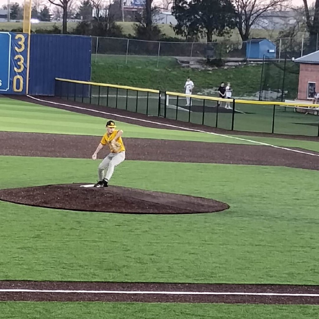 baseball player pitching