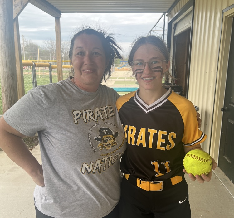 Pirates vs Owls softball 2