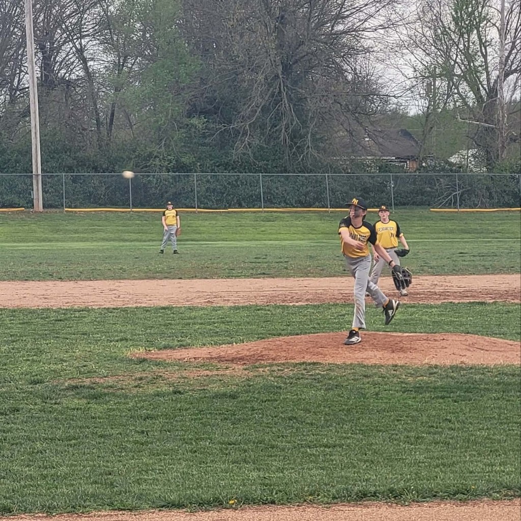 baseball player pitching