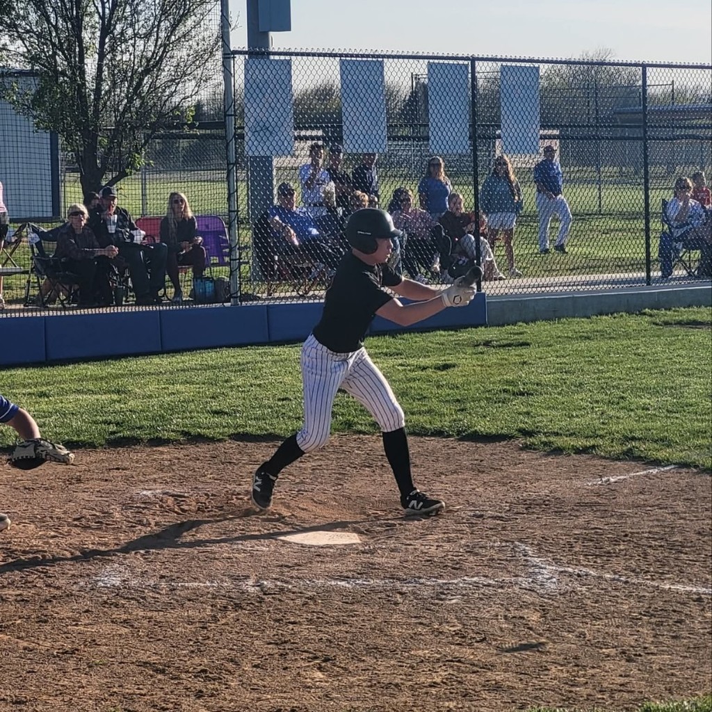 baseball player ready to bunt the ball