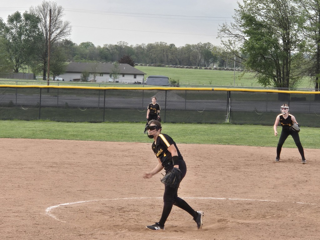 JV Softball fall to Billings 8 to 4.