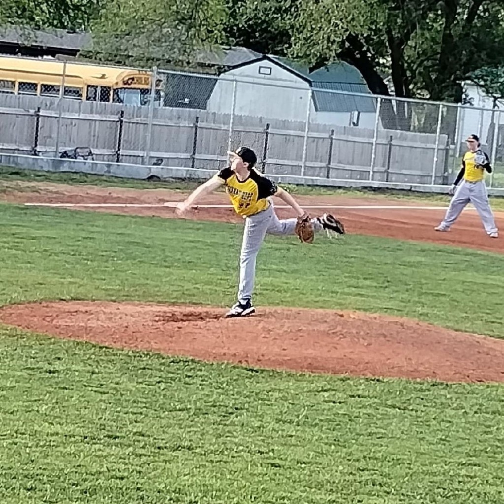 pleasant Hope baseball player pitching the ball