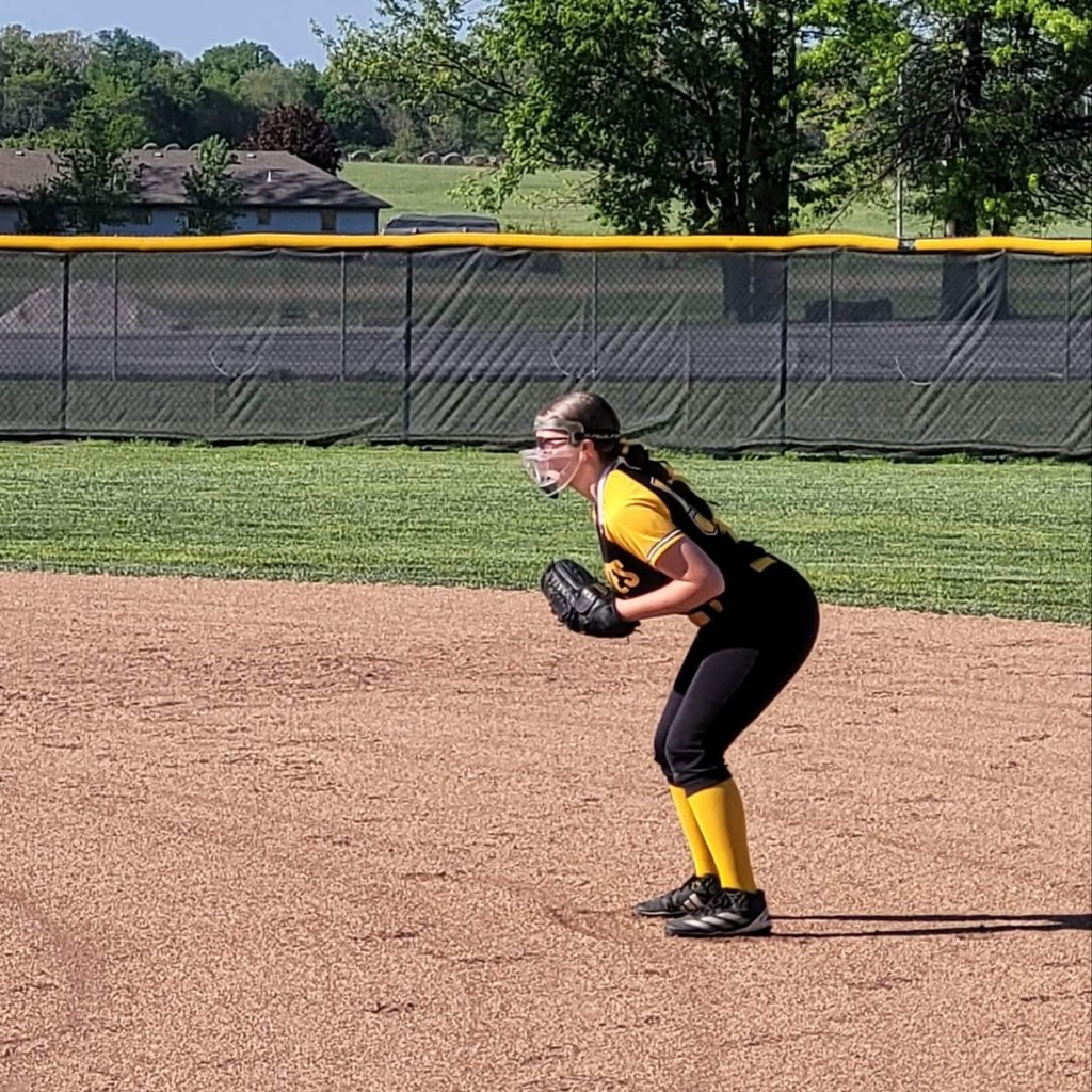 pleasant hope softball player on the infield waiting for the ball