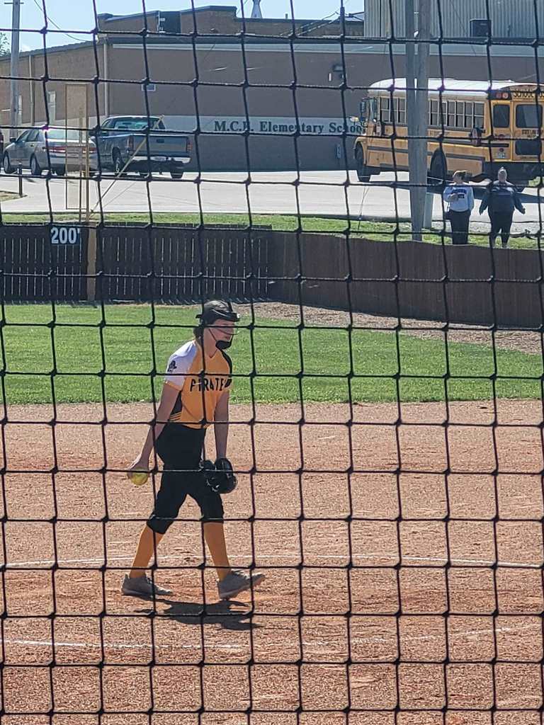 ms softball player pitching