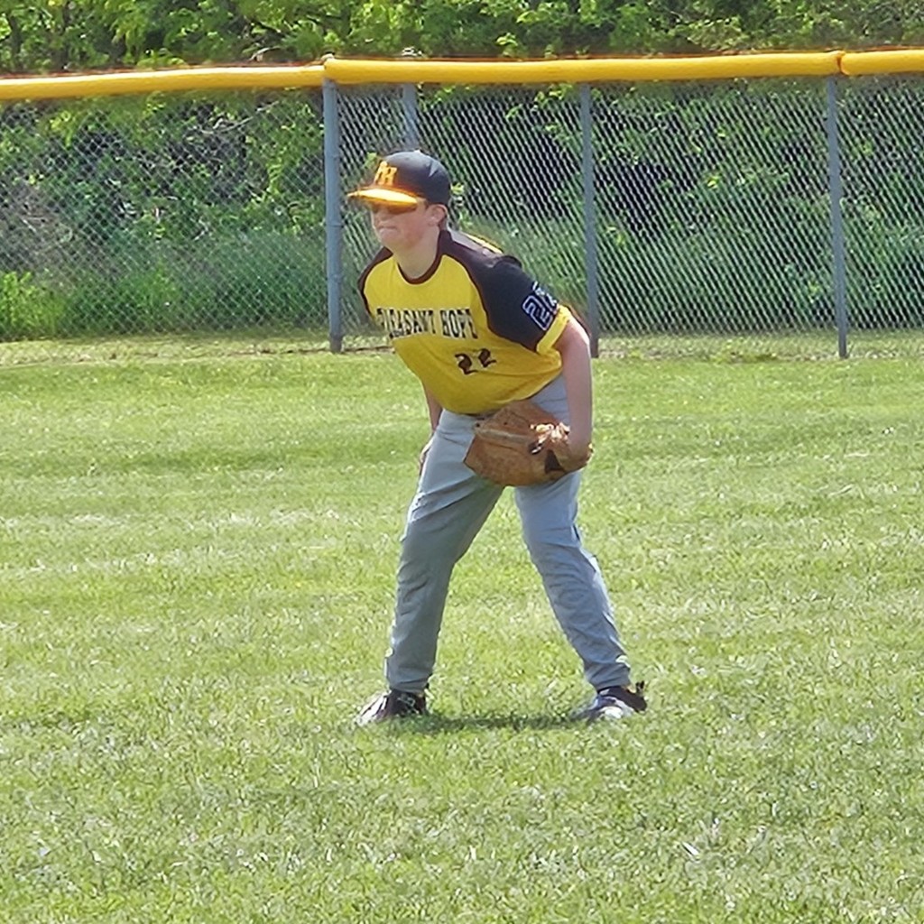 MS baseball player in the outfield 