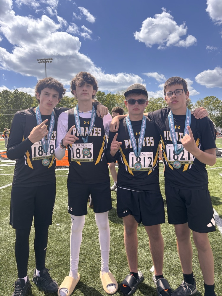 4x2 team! So serious. 🧐 