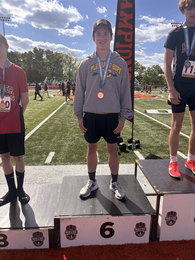 Finley took 6th in the mile! 