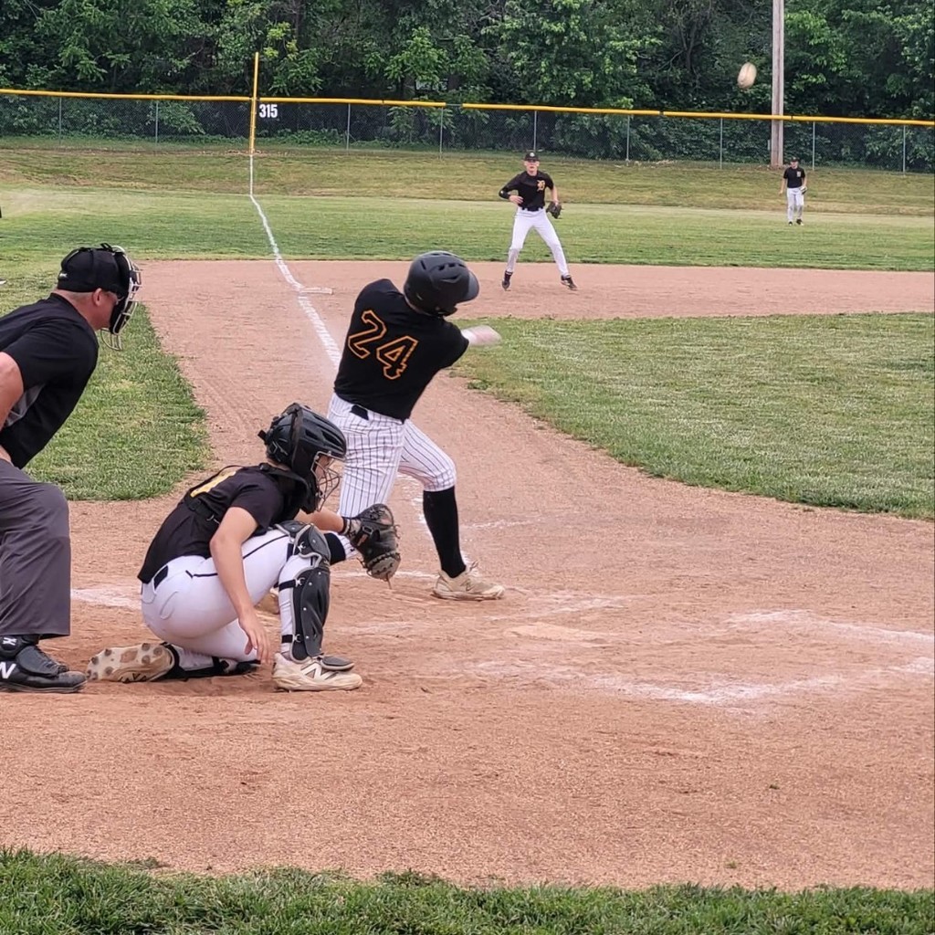 hs baseball player batting 